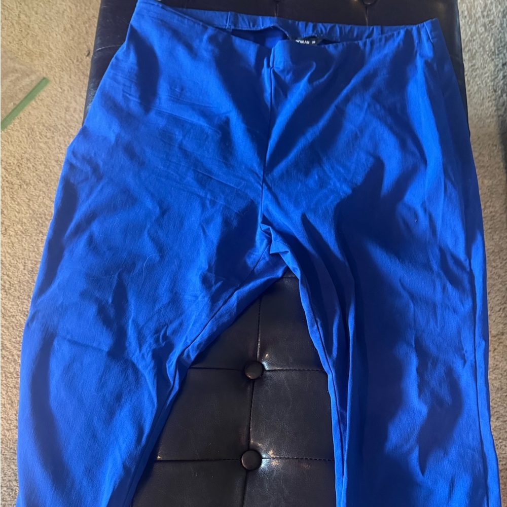 - Roaman’s Royal blue cropped pants size 20